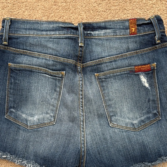 7 For All Mankind Distressed High Rise Cut Off Button Up Denim Shorts Size 26 - Picture 4 of 6